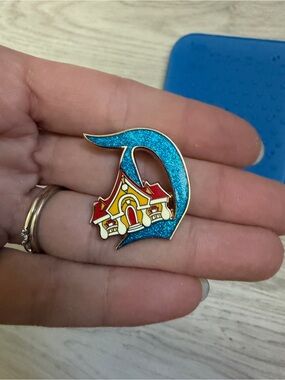 Disney 70th Anniversary Wave 2 Glitter D pin - Toon Town